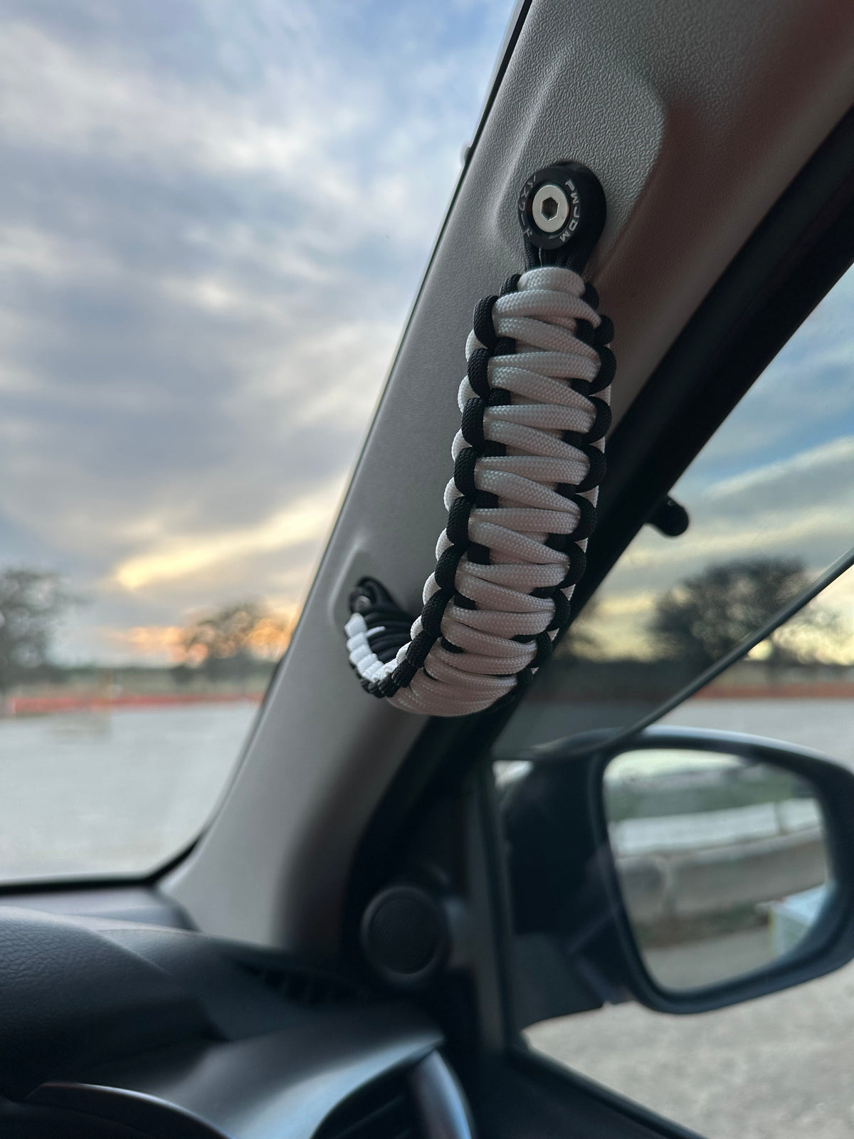 Glowing reflected Paracord Handles - Pair