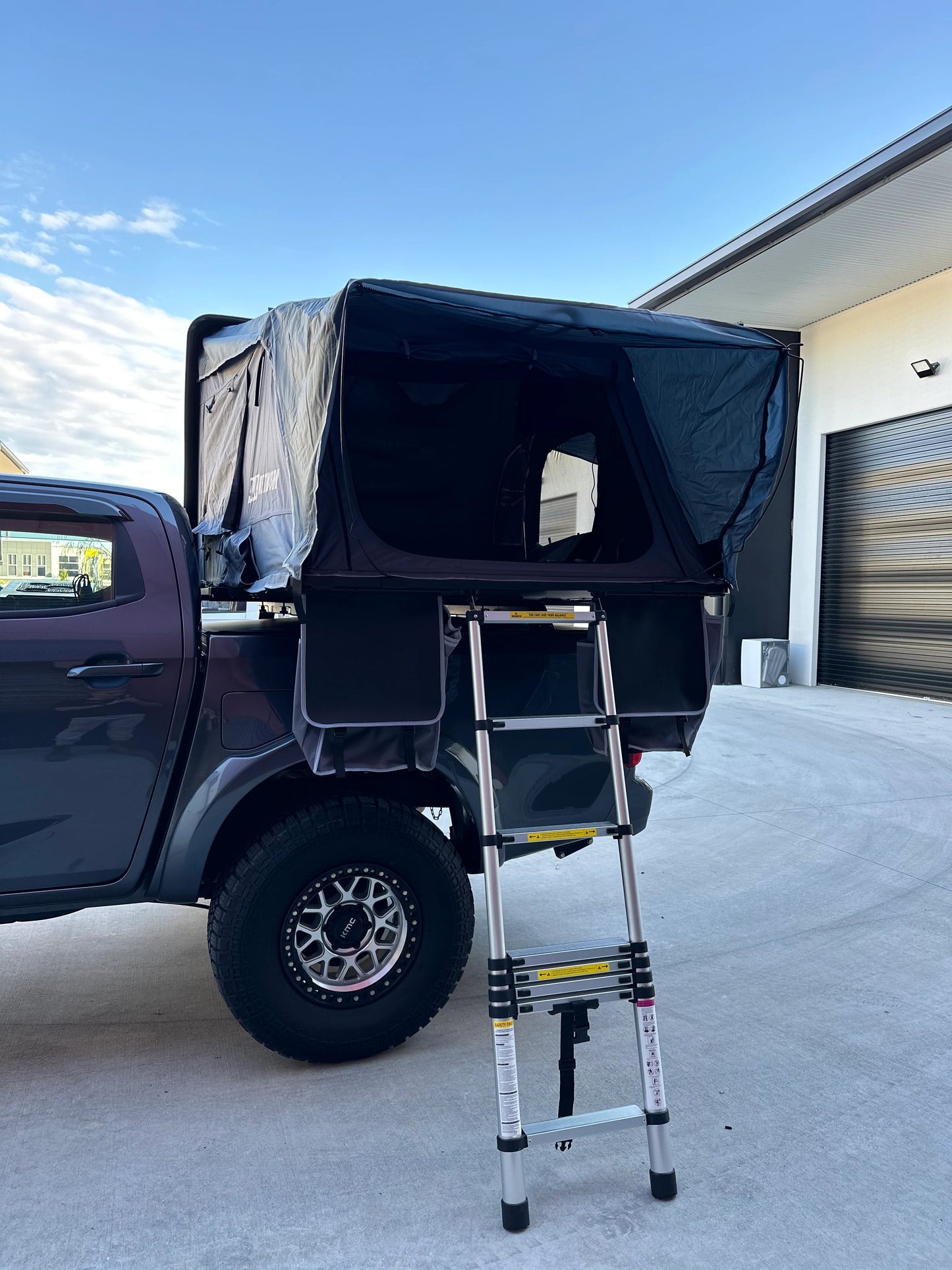 MegaLuxe1300 Fold-Out Rooftop Tent (RTT)