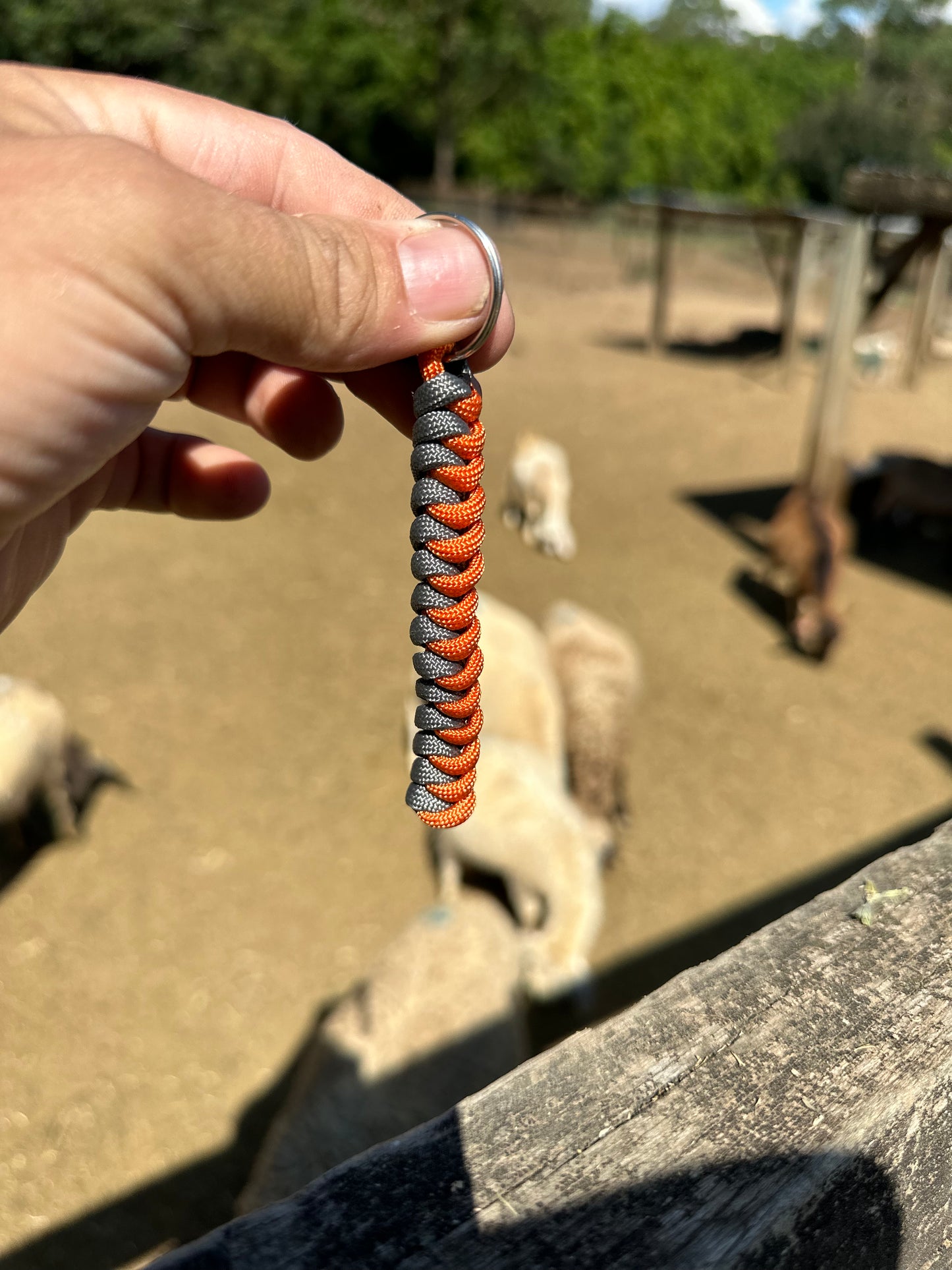 Snake paracord keyring