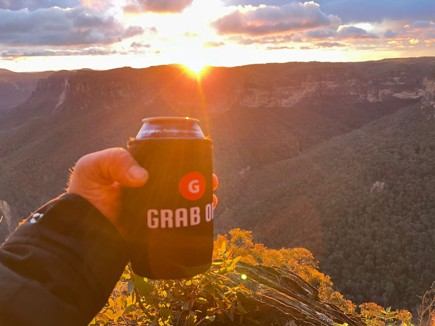 Magnetic stubby holder